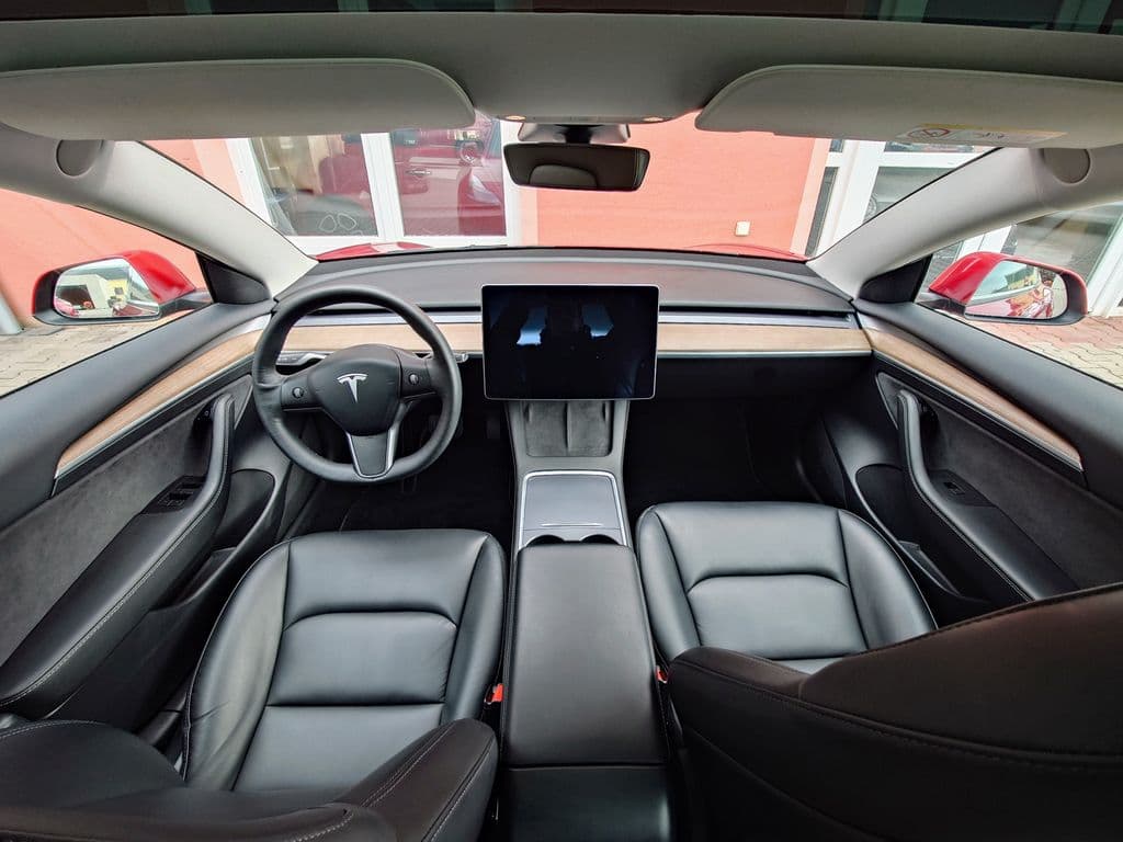 2021 Tesla Model 3 - 19