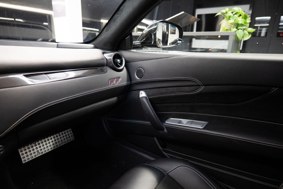 2012 Ferrari Ff - 13