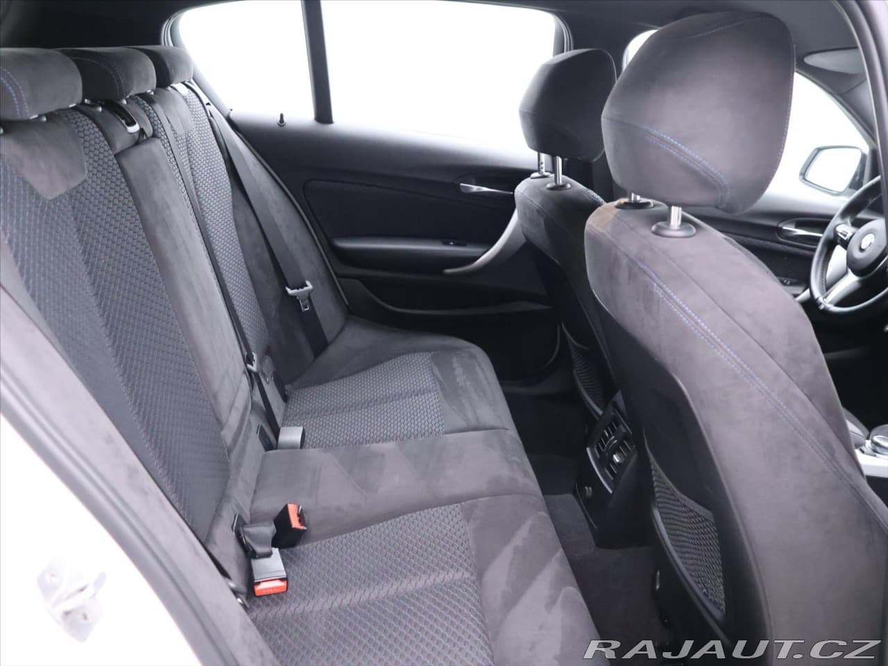 2015 BMW 1-Series - 12