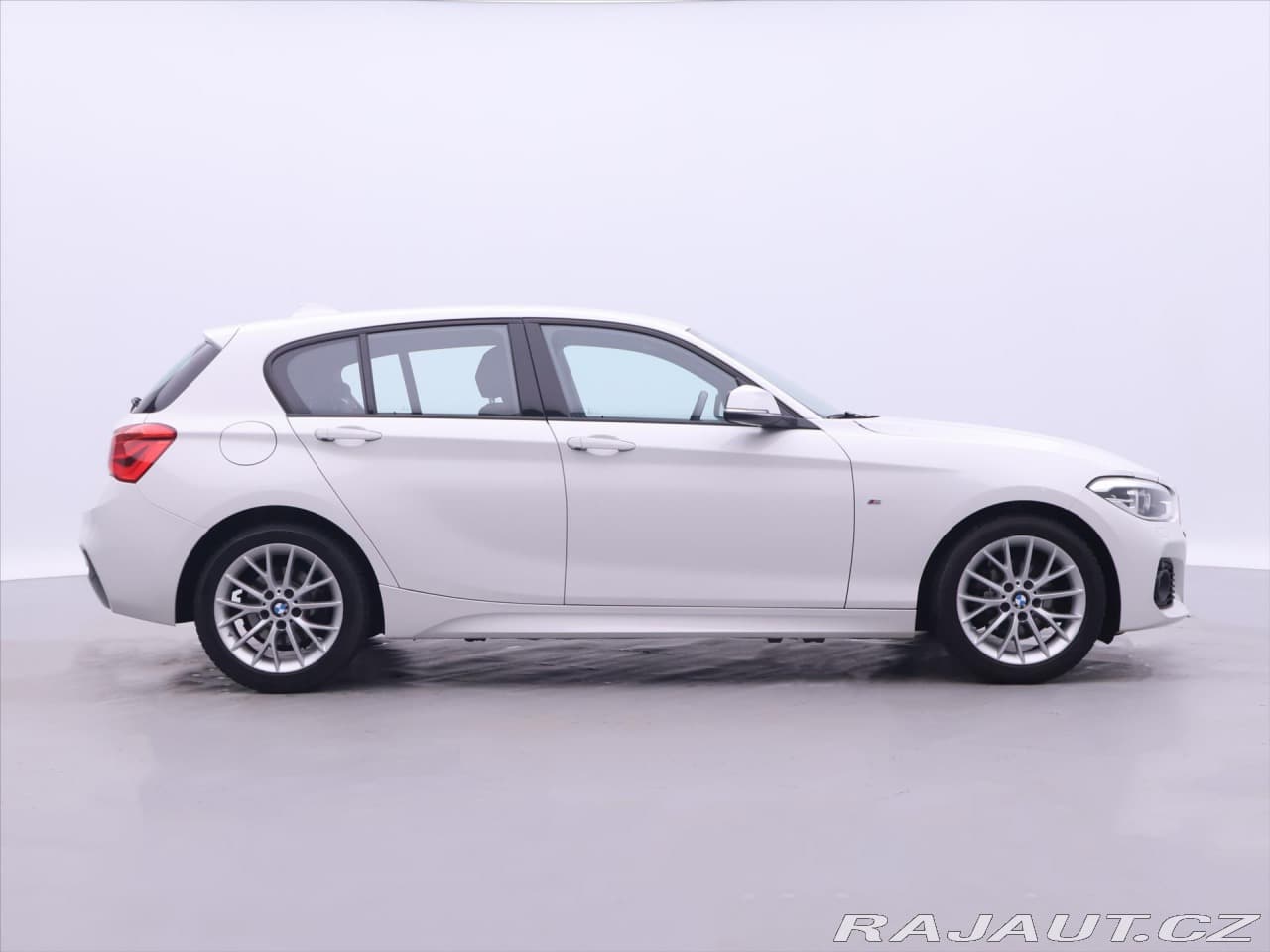 2015 BMW 1-Series - 8
