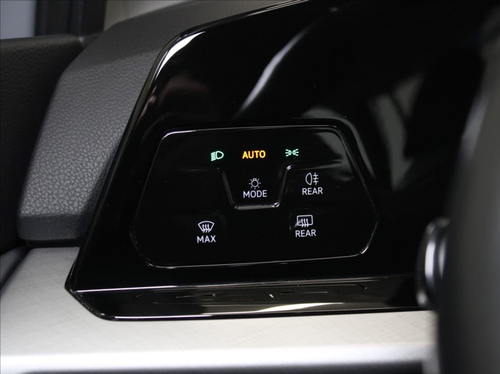 2023 Volkswagen Golf - 20