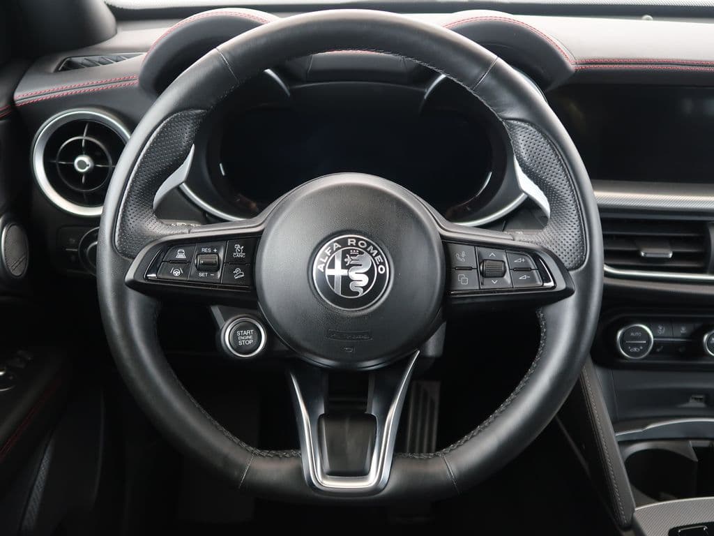 2025 Alfa Romeo Stelvio - 16