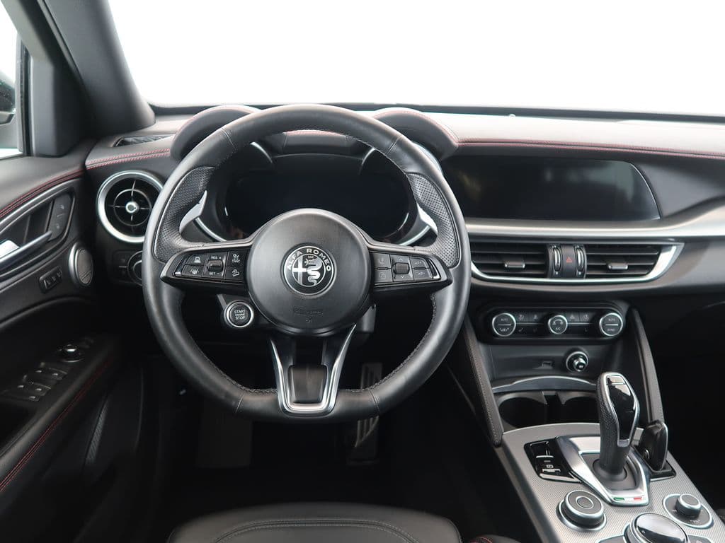 2025 Alfa Romeo Stelvio - 17