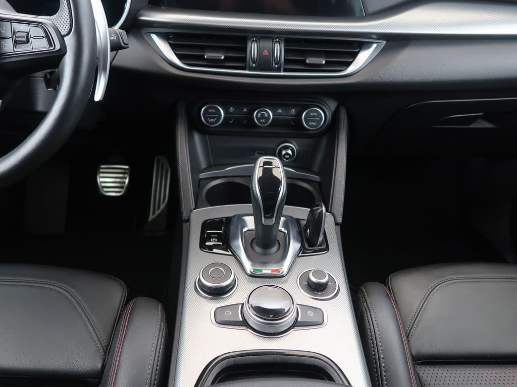 2025 Alfa Romeo Stelvio - 18