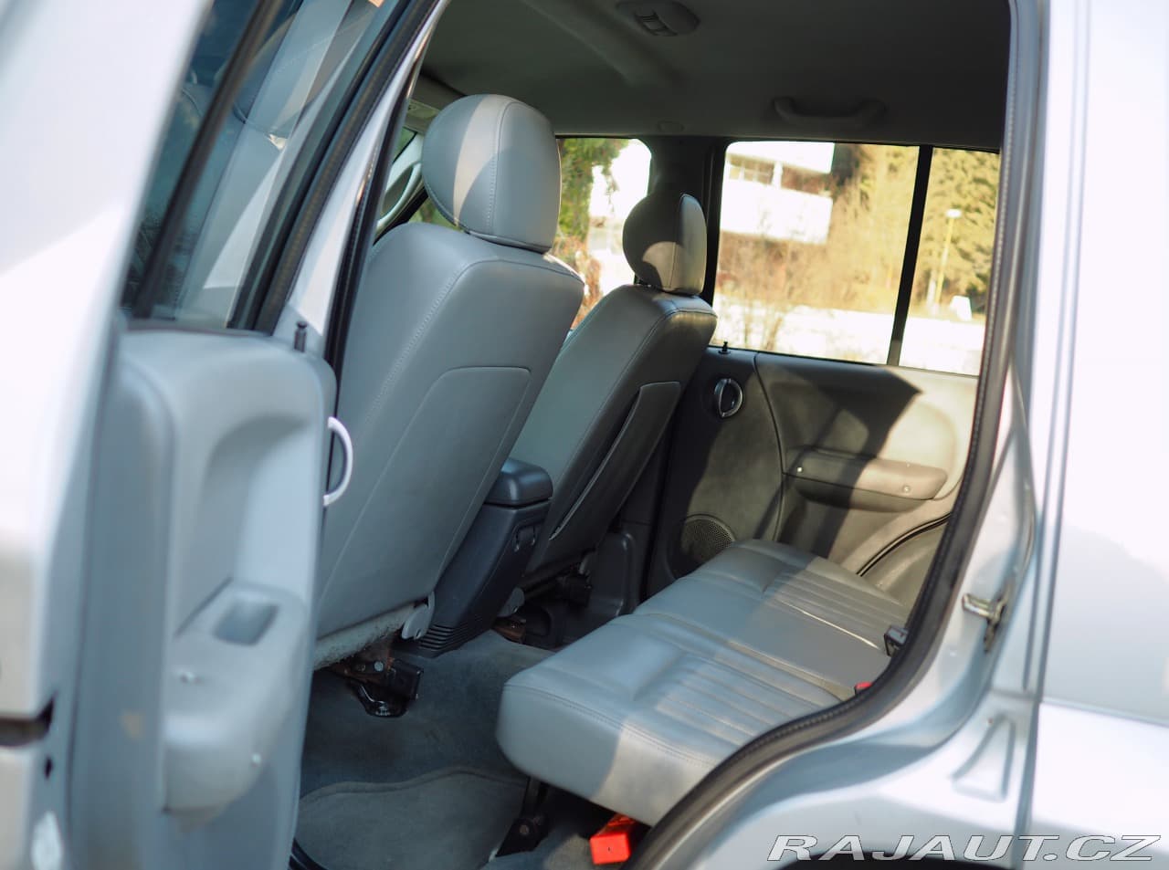 2006 Jeep Cherokee - 13