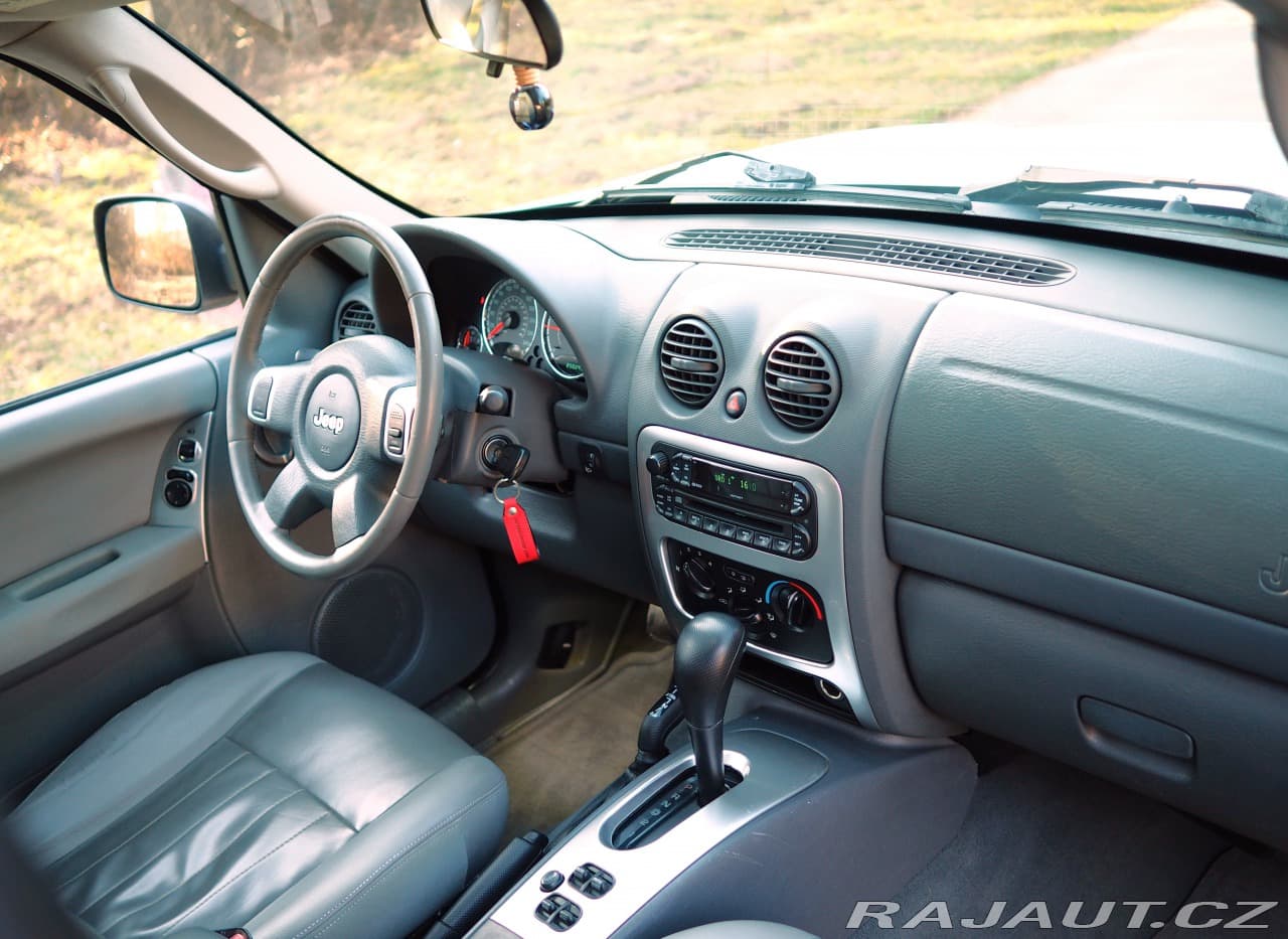 2006 Jeep Cherokee - 18