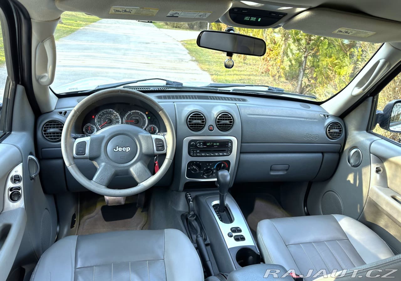 2006 Jeep Cherokee - 19