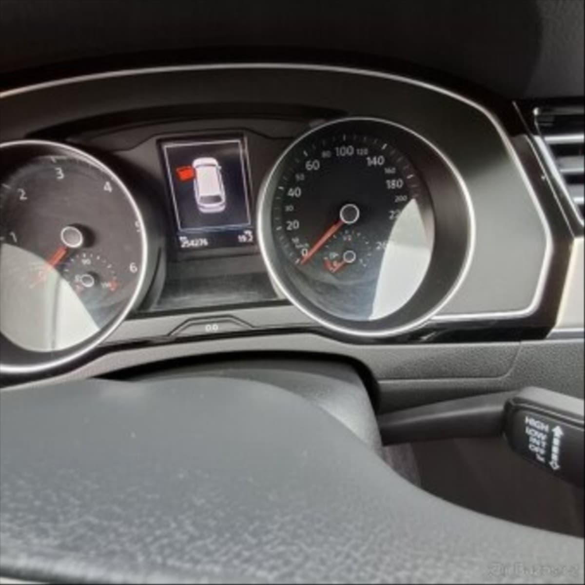 2017 Volkswagen Passat - 16