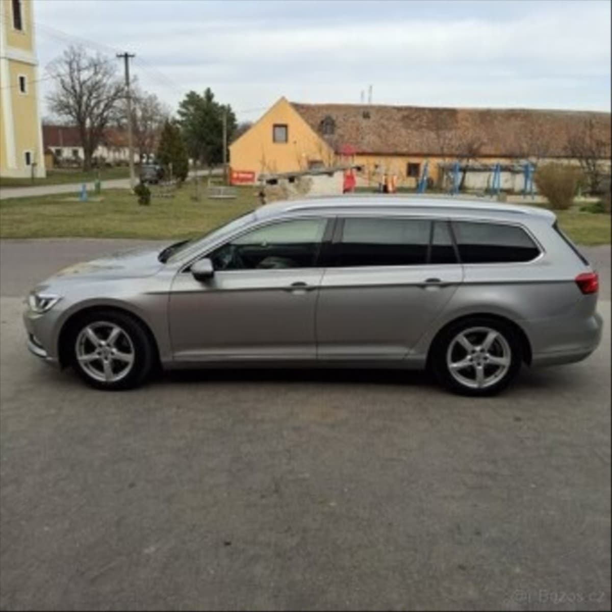 2017 Volkswagen Passat - 4