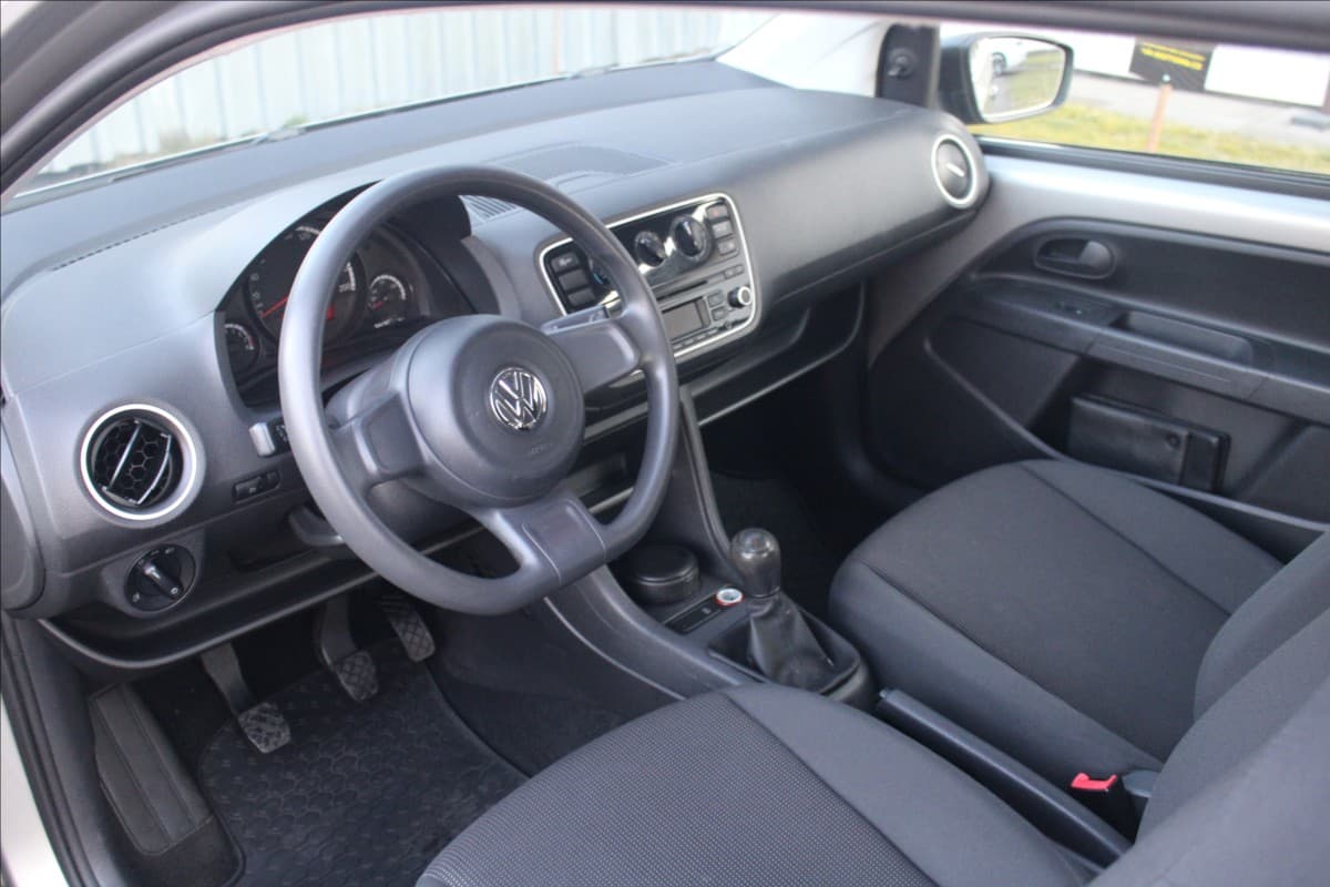 2014 Volkswagen Up! - 11