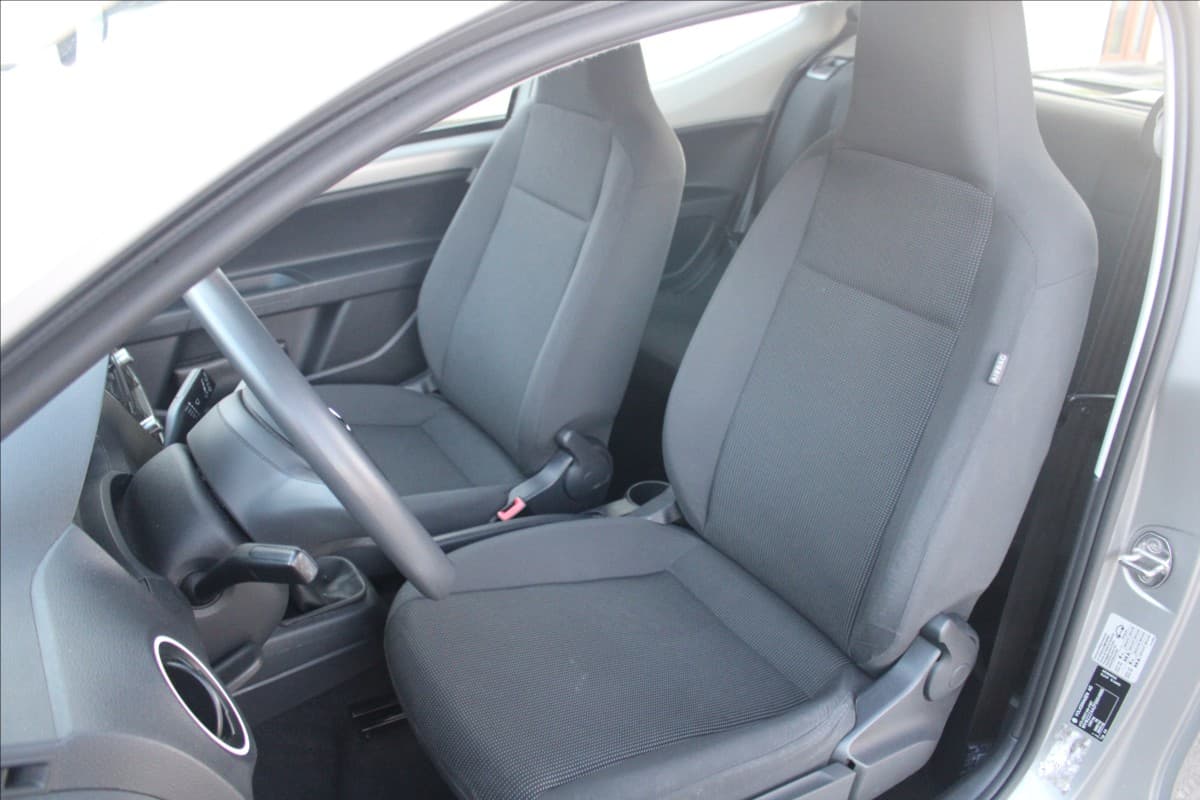 2014 Volkswagen Up! - 13