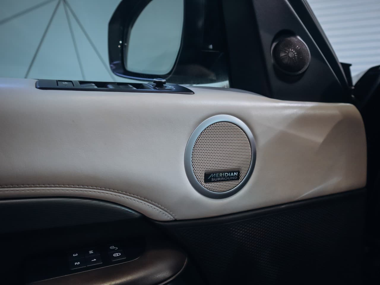 2018 Land Rover Discovery - 10