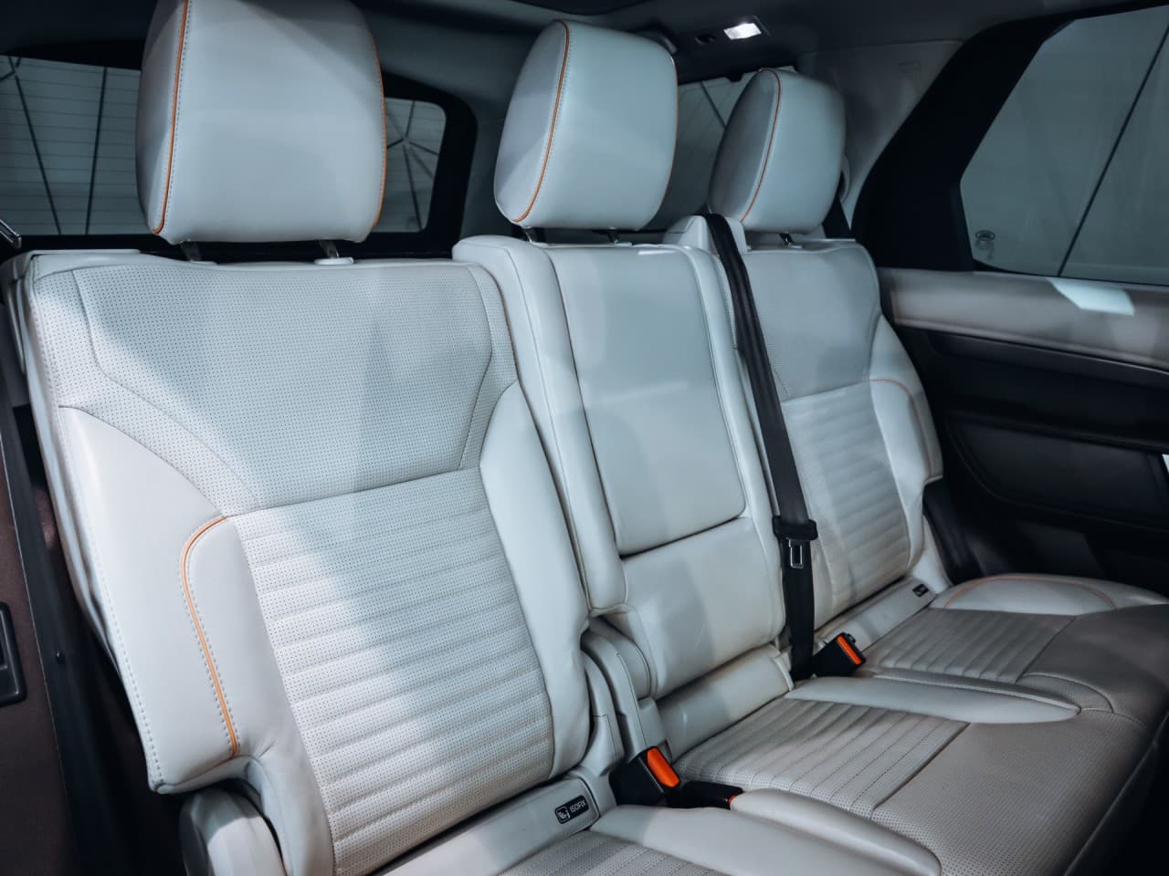 2018 Land Rover Discovery - 13