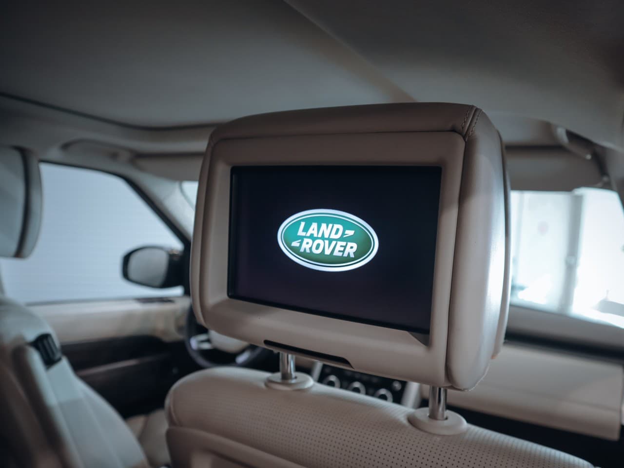 2018 Land Rover Discovery - 14