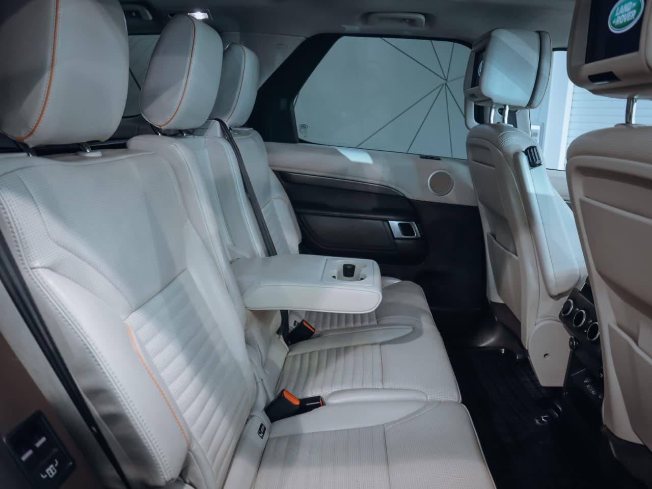 2018 Land Rover Discovery - 16