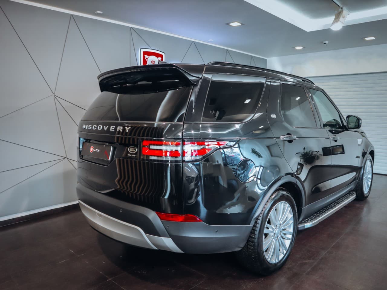 2018 Land Rover Discovery - 3