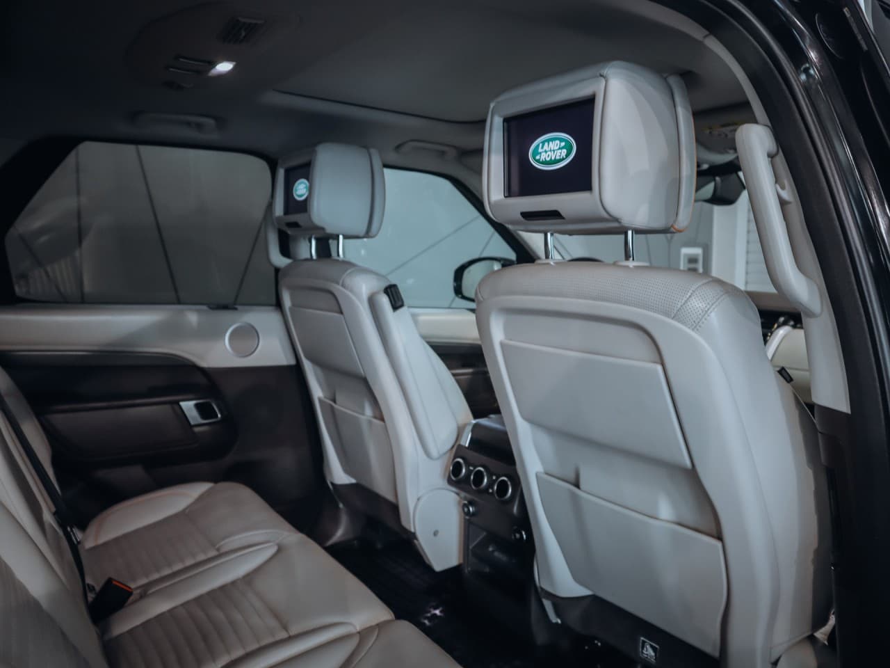 2018 Land Rover Discovery - 8