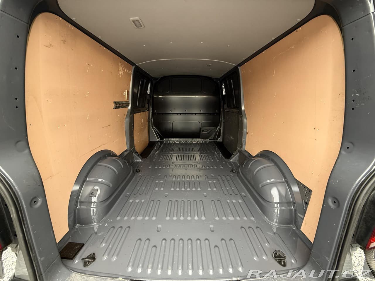 2022 Volkswagen Transporter - 11