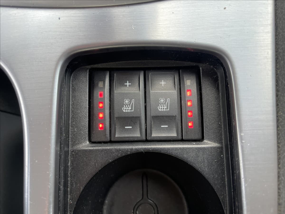 2012 Ford Mondeo - 17