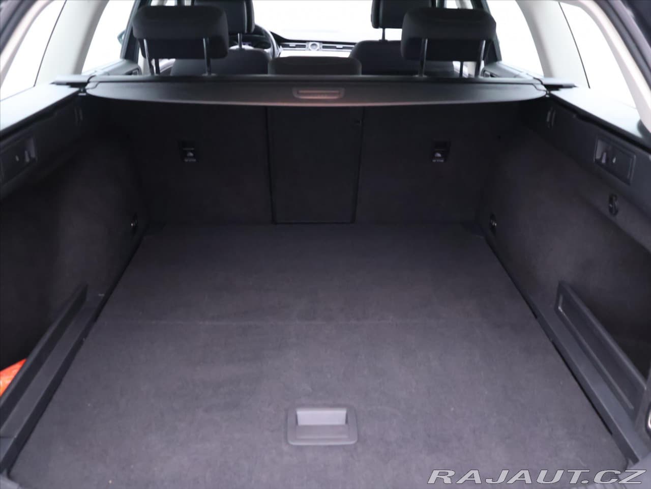 2015 Volkswagen Passat - 10