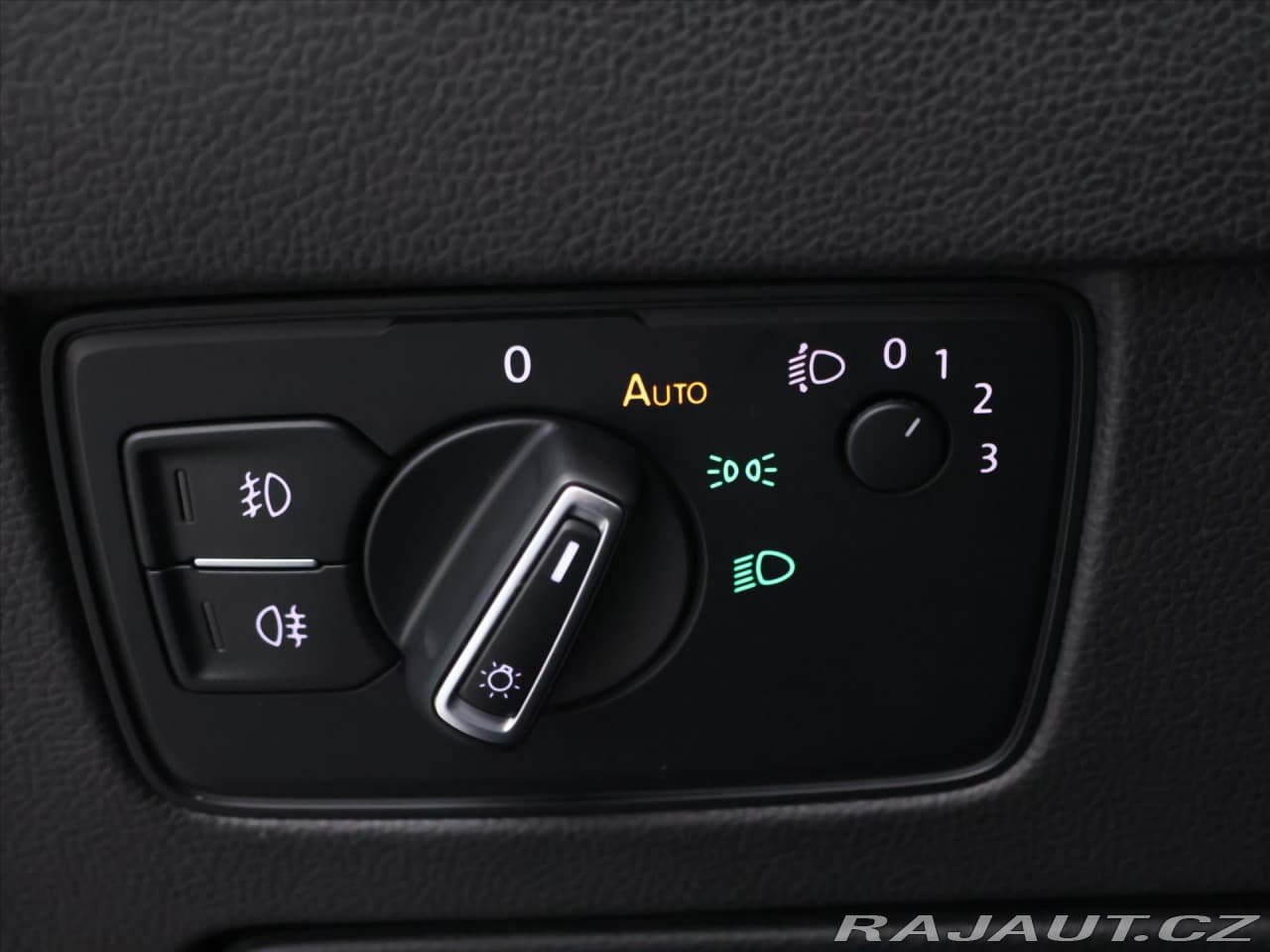 2015 Volkswagen Passat - 15