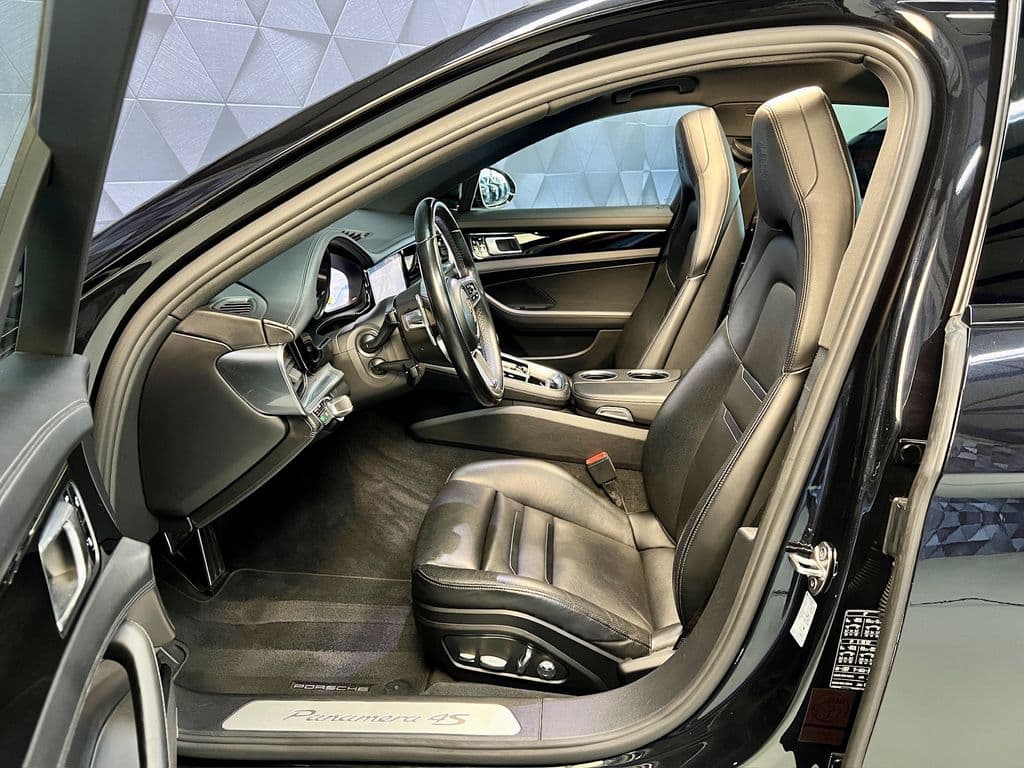 2017 Porsche Panamera - 10