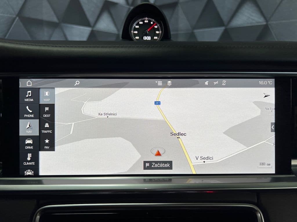 2017 Porsche Panamera - 13