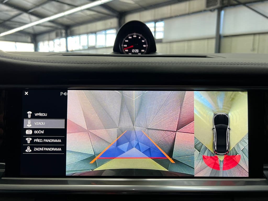 2017 Porsche Panamera - 14