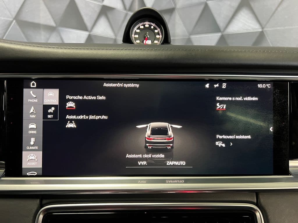 2017 Porsche Panamera - 19