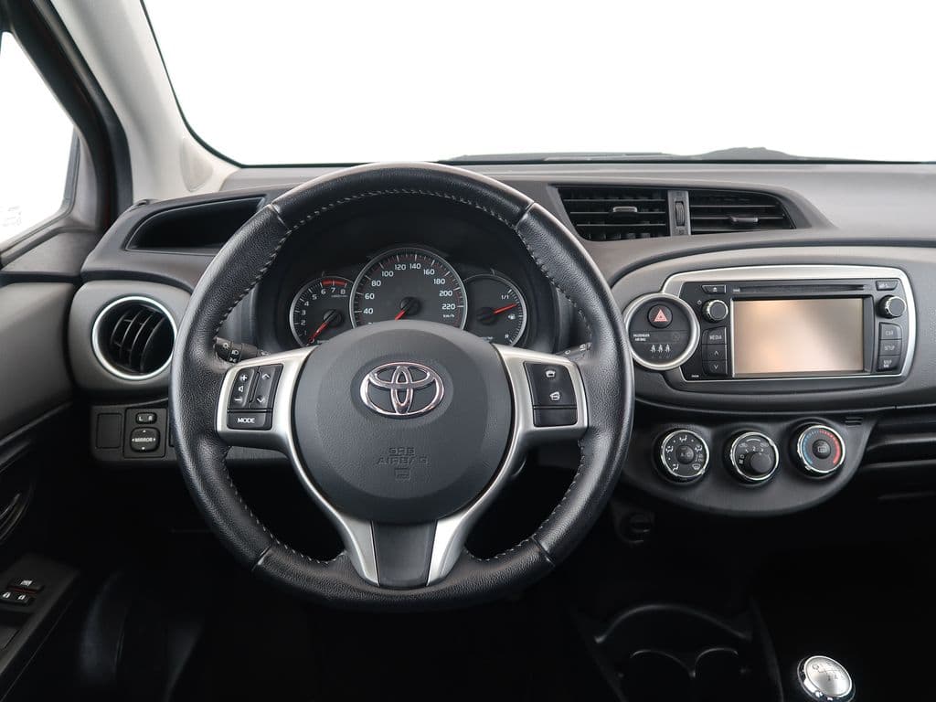 2012 Toyota Yaris - 15