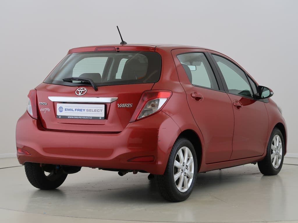 2012 Toyota Yaris - 5