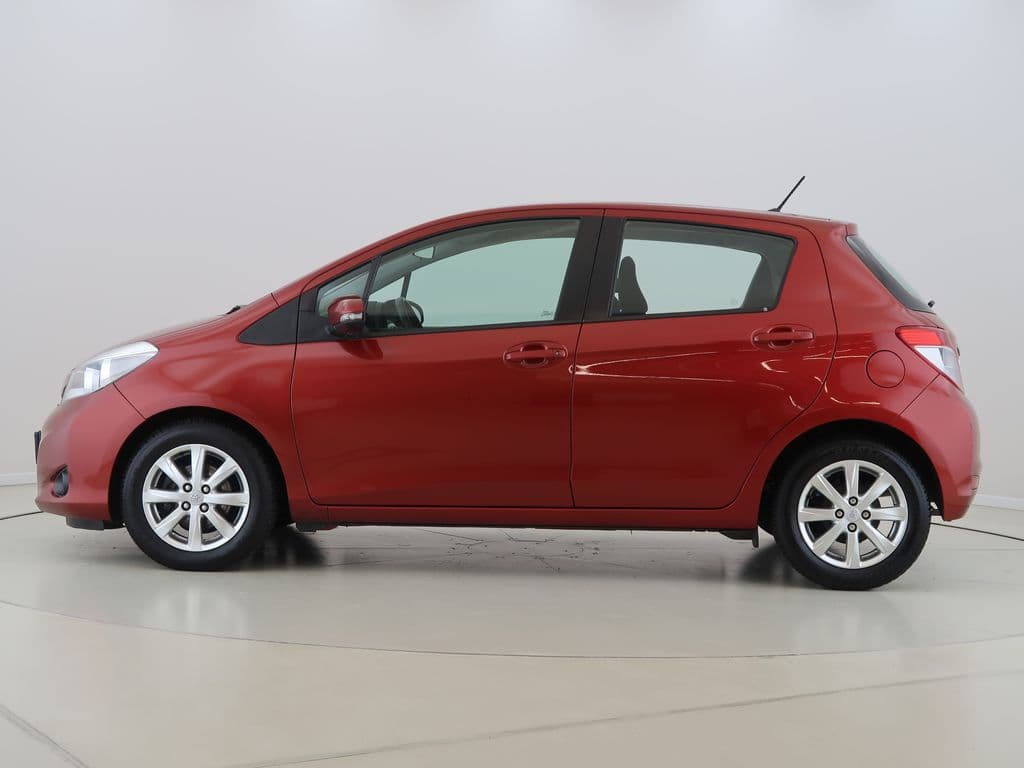 2012 Toyota Yaris - 8