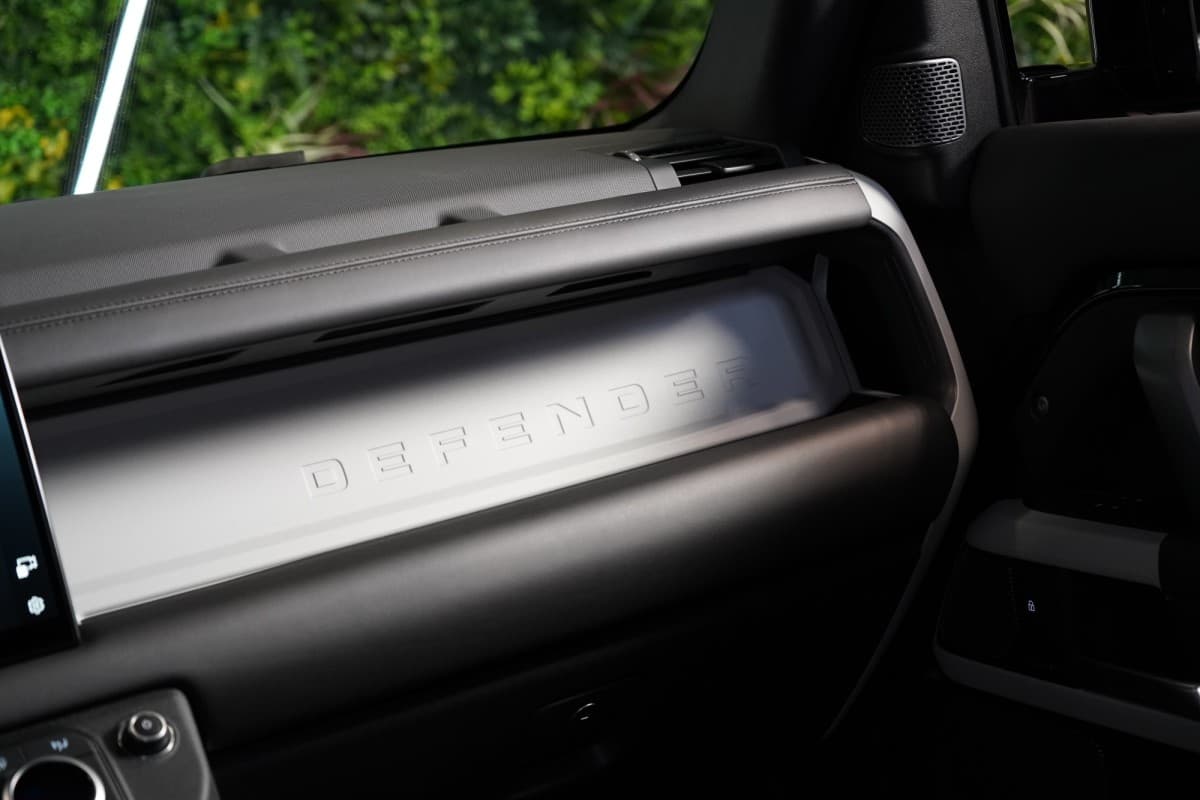 2022 Land Rover Defender - 12