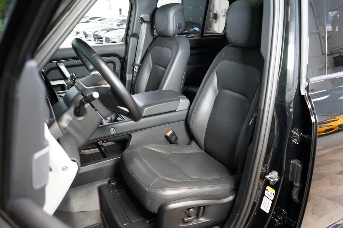 2022 Land Rover Defender - 14