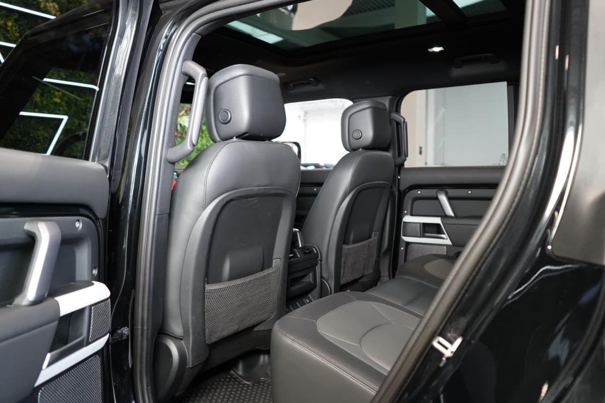 2022 Land Rover Defender - 15