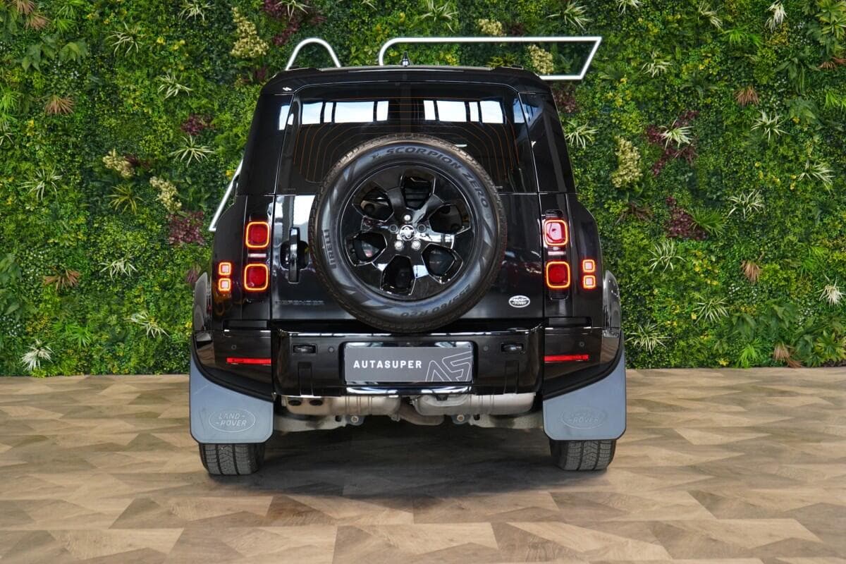 2022 Land Rover Defender - 6