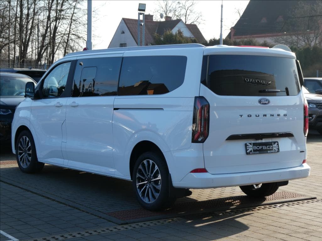2026 Ford Tourneo - 9