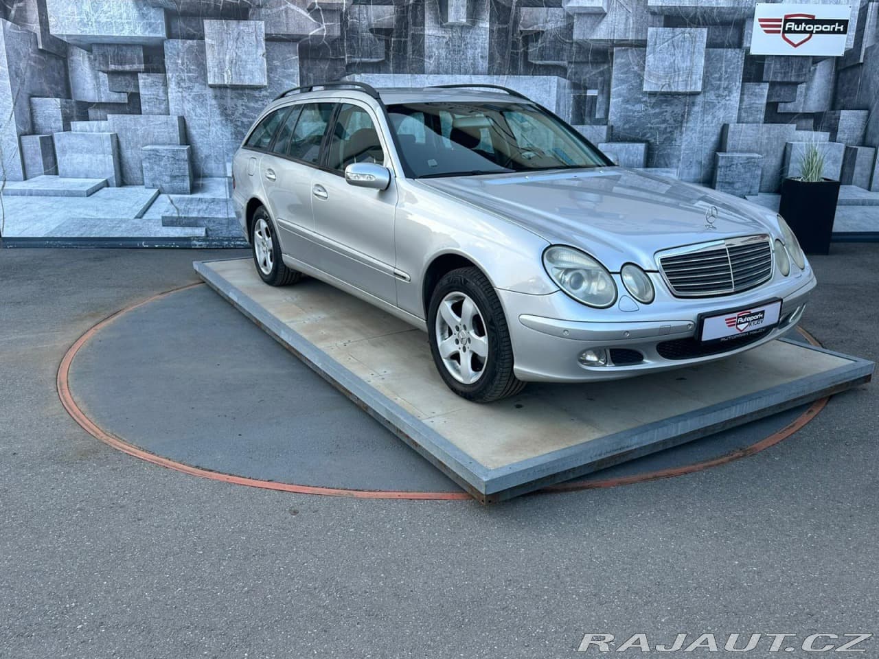 Mercedes-Benz E E320CDi,150KW, VYHŘ.SED.,
