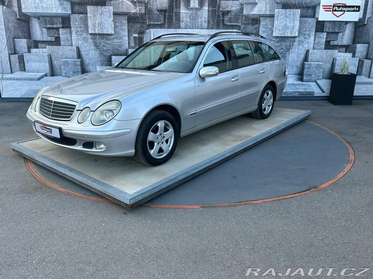 2004 Mercedes-Benz E-Class - 3