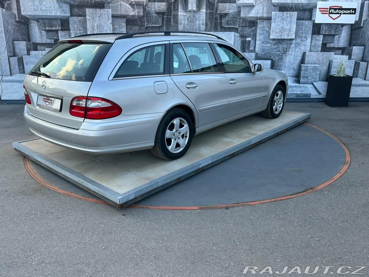 2004 Mercedes-Benz E-Class - 7