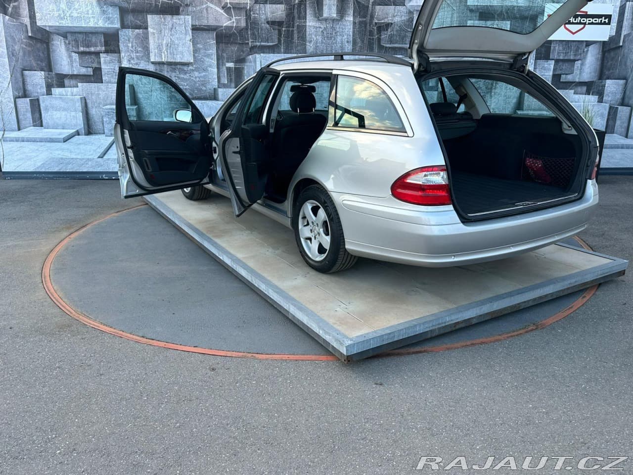 2004 Mercedes-Benz E-Class - 9