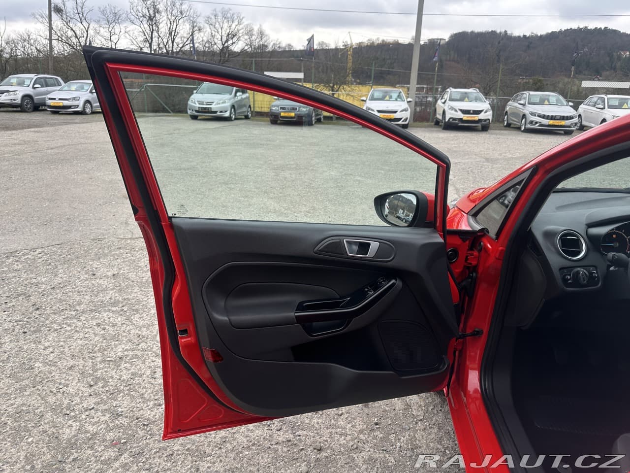 2016 Ford Fiesta - 11