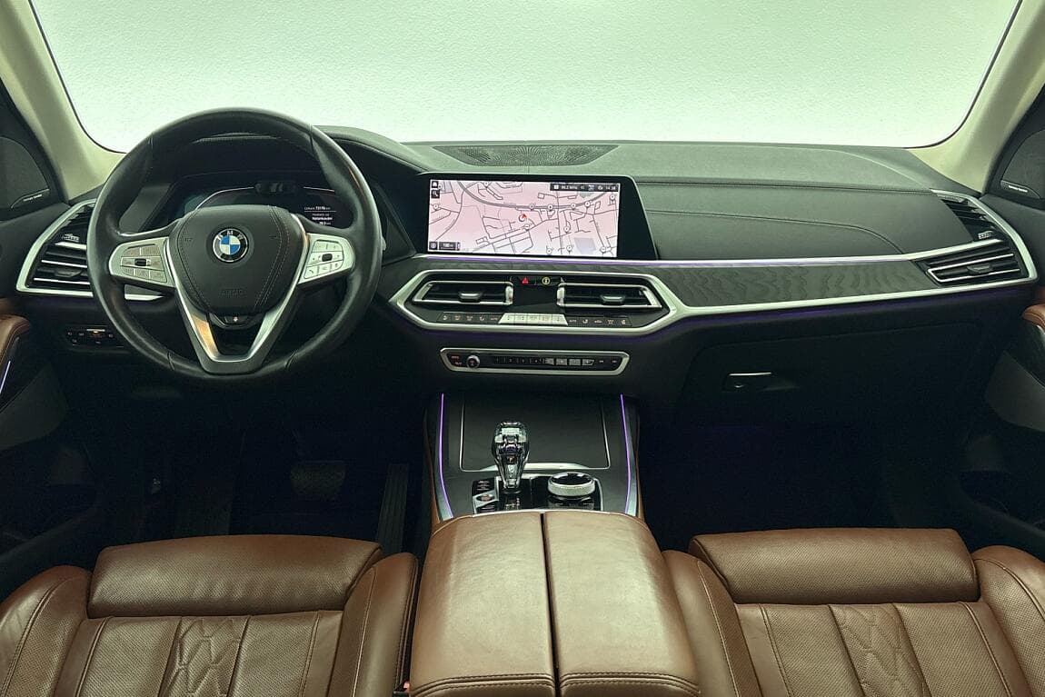2021 BMW X7 - 17