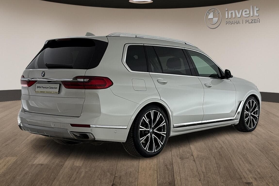 2021 BMW X7 - 3