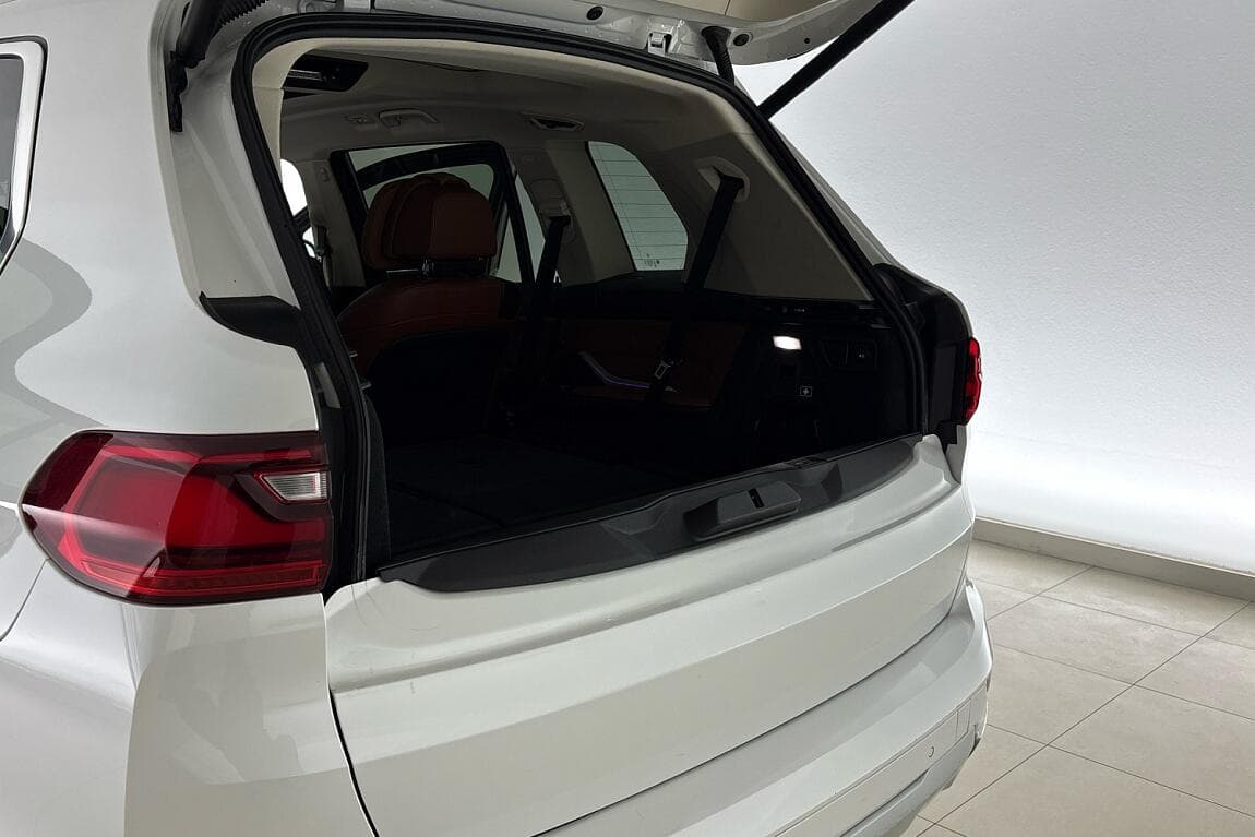 2021 BMW X7 - 9