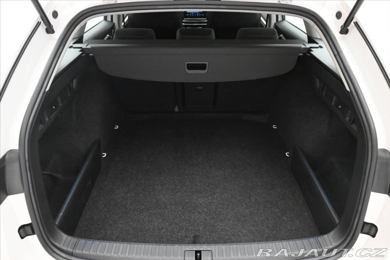 2023 Škoda Octavia - 10