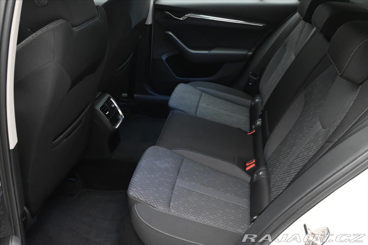 2023 Škoda Octavia - 14