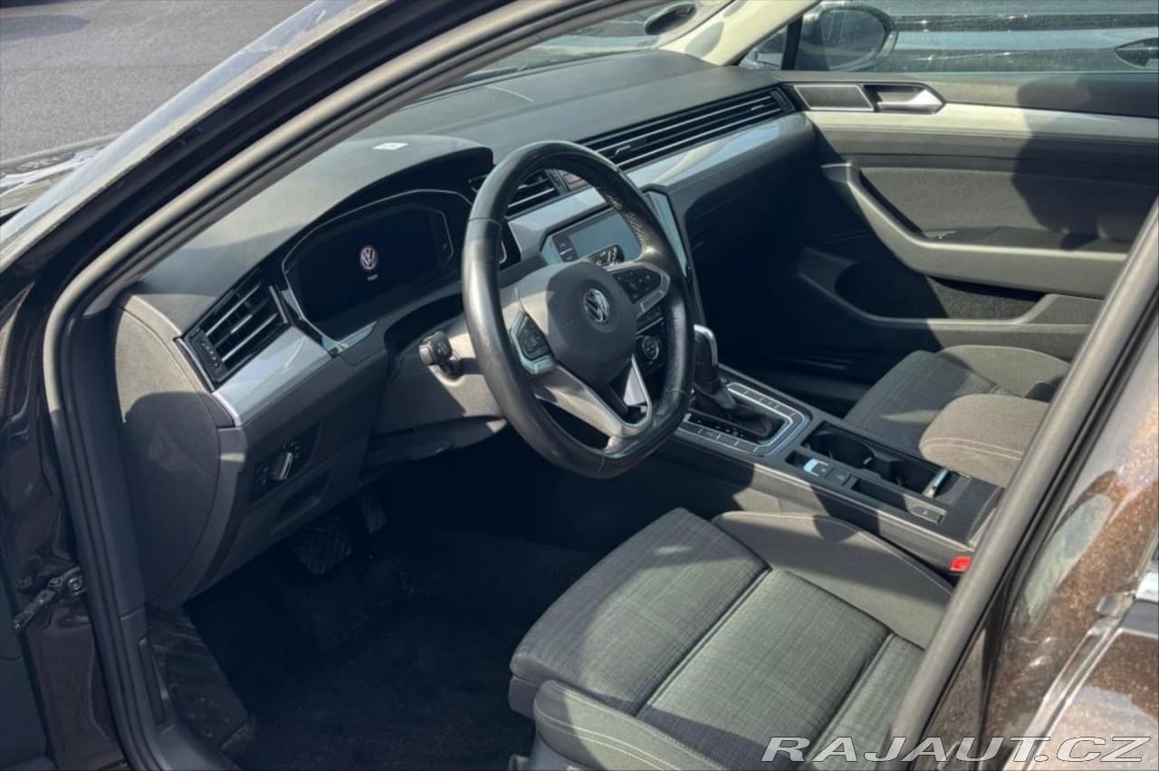 2020 Volkswagen Passat - 3