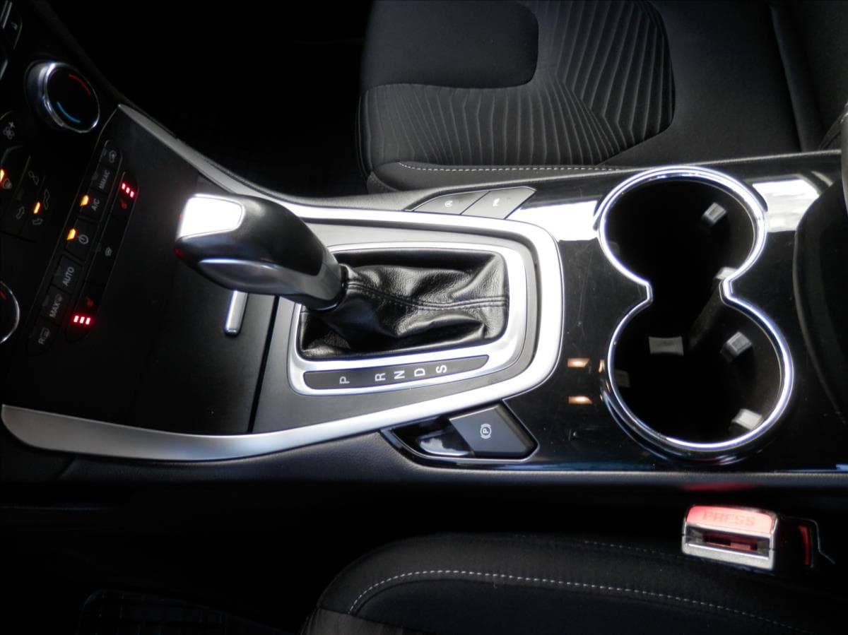 2015 Ford S-Max - 14