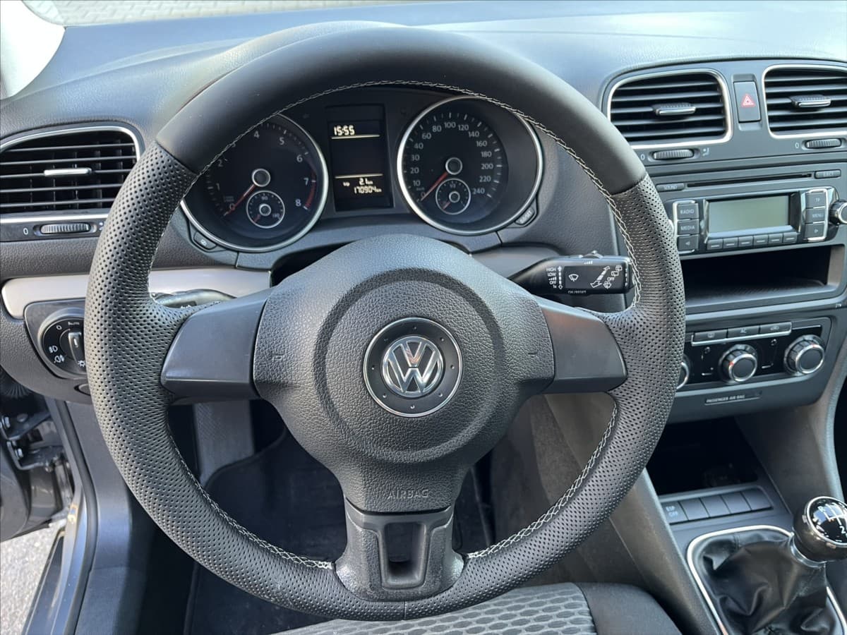 2009 Volkswagen Golf - 10